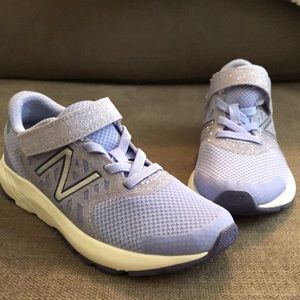 NWOT New Balance Fuelcore sneakers
